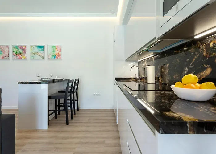 Precioso Con Terraza En La Nogalera By Rent Me Apartment