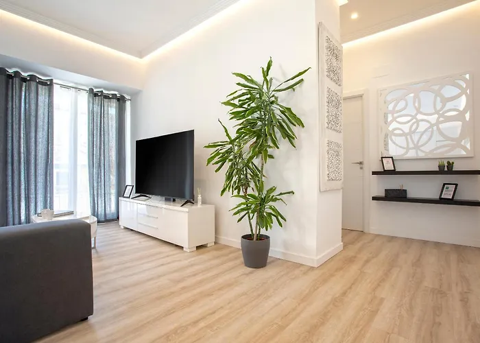 Precioso Con Terraza En La Nogalera By Rent Me * Torremolinos