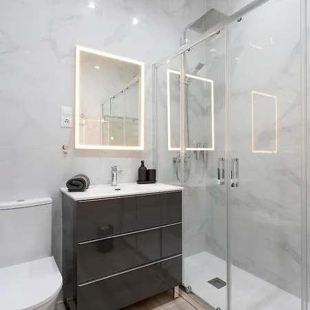 Precioso Con Terraza En La Nogalera By Rent Me アパート