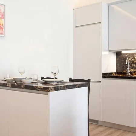Precioso Con Terraza En La Nogalera By Rent Me * Торремолінос